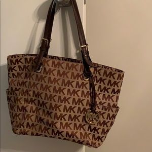 Michael kors tote